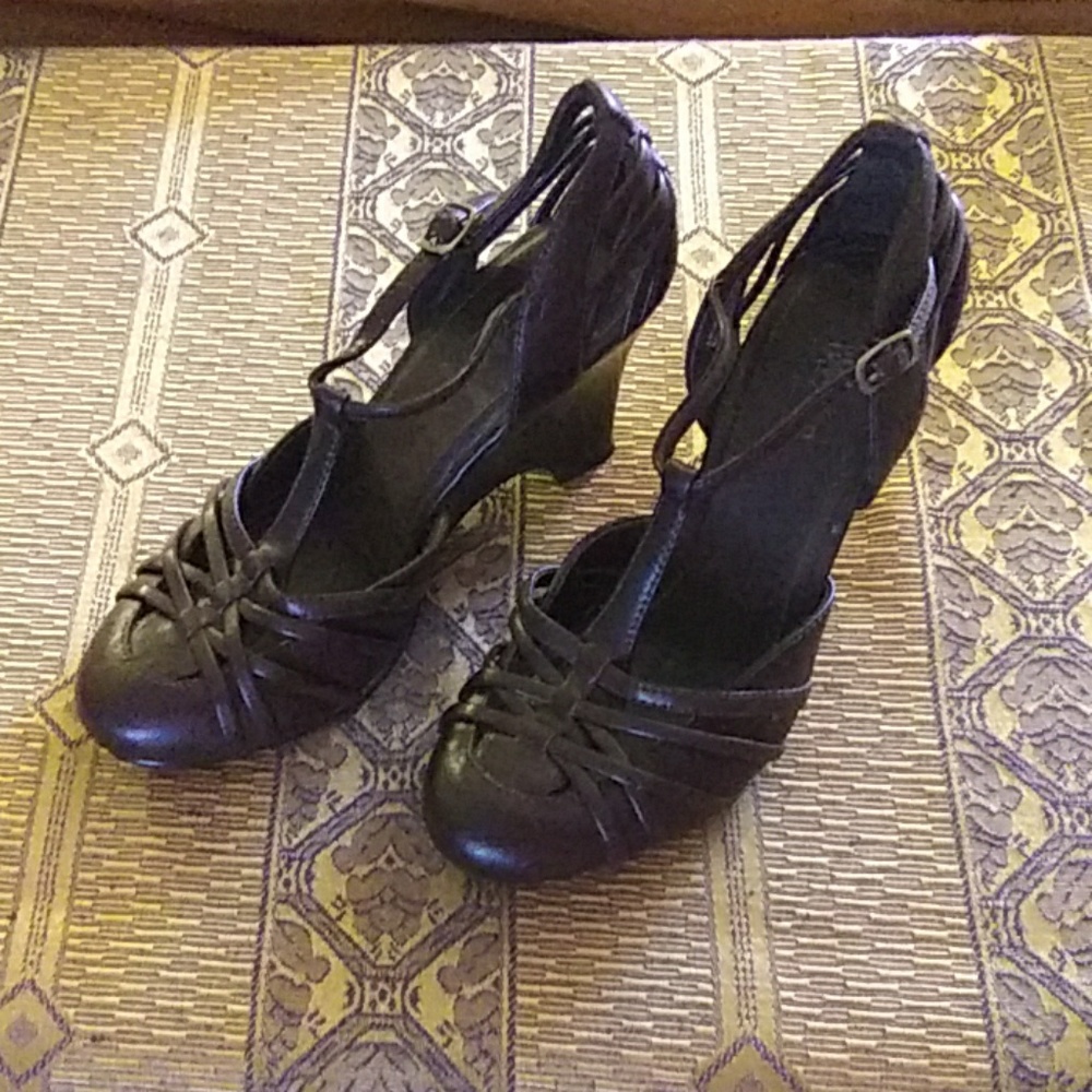 Shoes - Picture 3 of 5